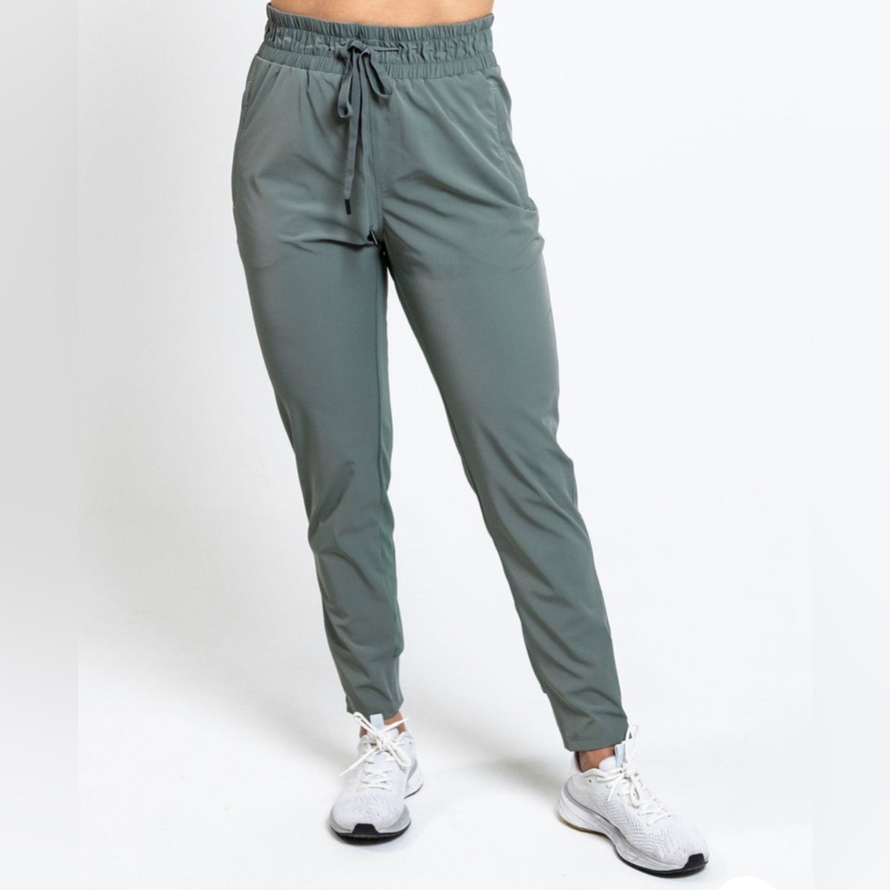 Modiv joggers